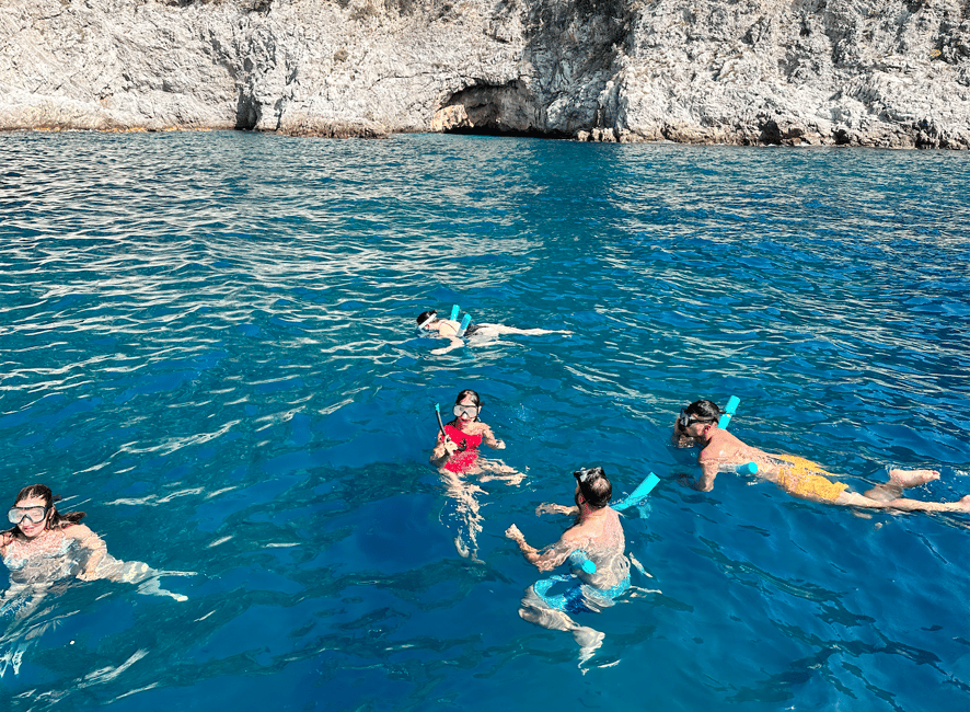 bild nr.2 av Från Positano: Halvdags Amalfikustens båttur och snorkling aktivitet i Conca dei Marini, uppladdad av arrangören