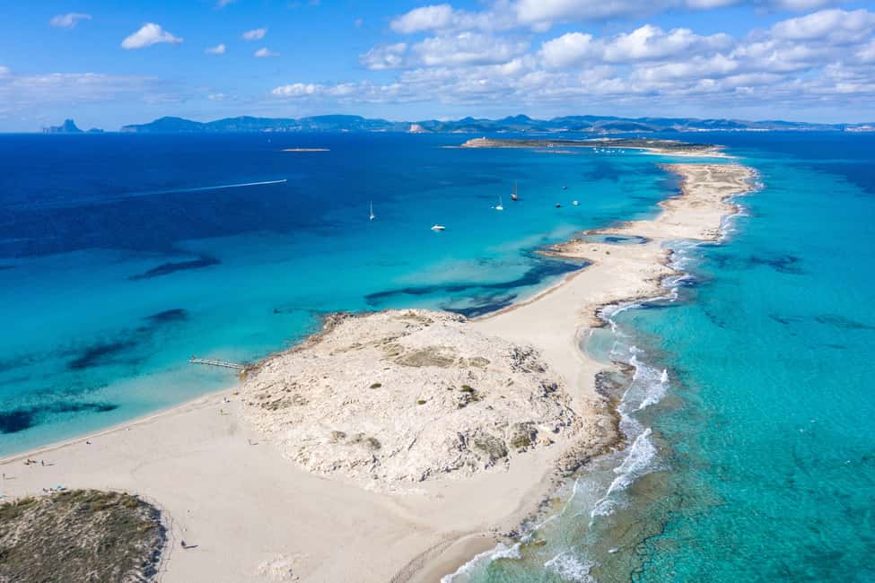 Image N°28 de Ibiza : Croisière VIP d'une demi-journée sur les plages secrètes de Formentera activité à Îles Baléares, publiée par le prestataire
