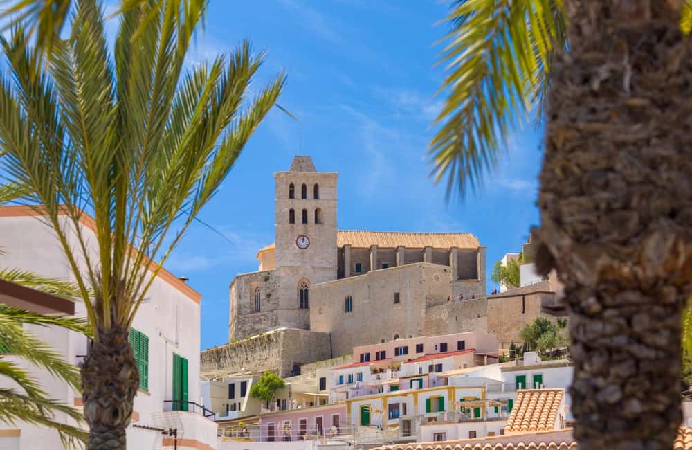 Image N°5 de Depuis l'est d'Ibiza : Transfert aller-retour en ferry de la ville d'Ibiza activité à Santa Eulària des Riu, publiée par le prestataire