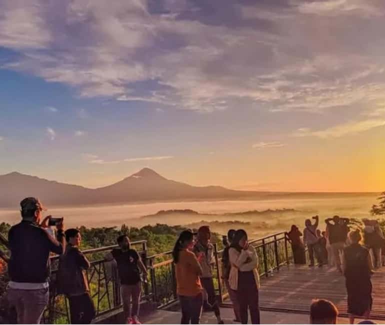 image n.8 of Yogyakarta: Borobudur Climb & Prambanan Guided Tour activity in Yogyakarta, uploaded by supplier