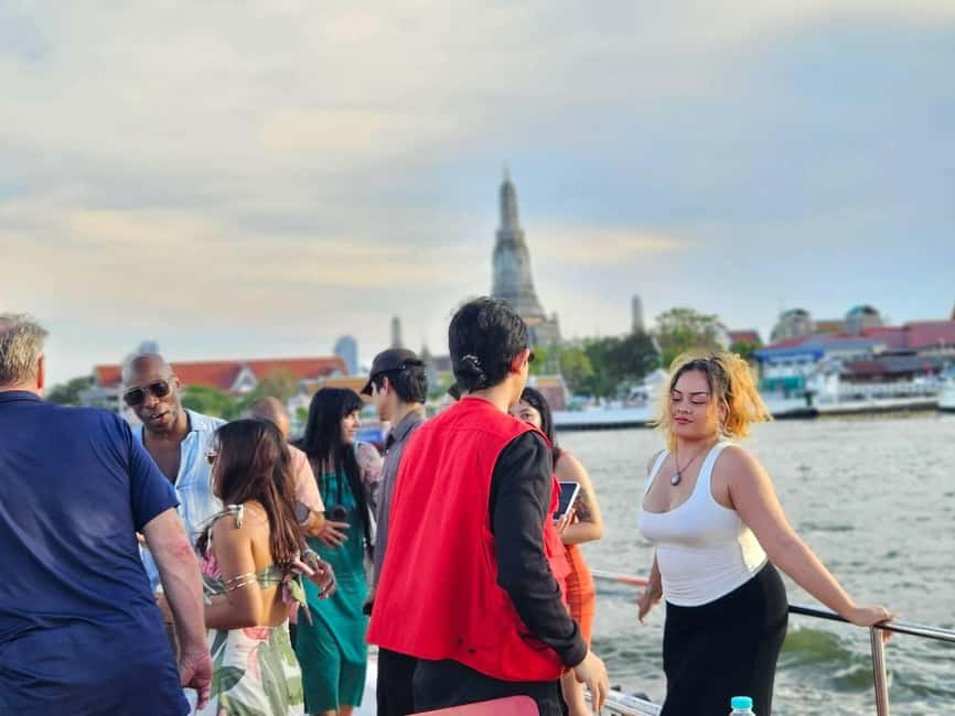 image n.39 of Bangkok: Chao Phraya Booze Cruise With Unlimited Drinks activity in Bangkok, uploaded by supplier