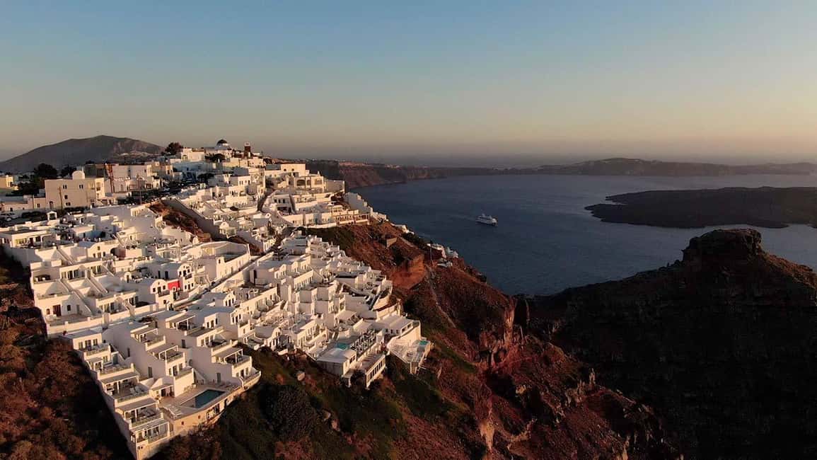 image n.19 of Santorini: 30 Minute Private Helicopter Flight activity in Fira, uploaded by supplier