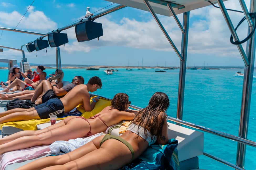 Image N°21 de Ibiza : Croisière VIP d'une demi-journée sur les plages secrètes de Formentera activité à Îles Baléares, publiée par le prestataire