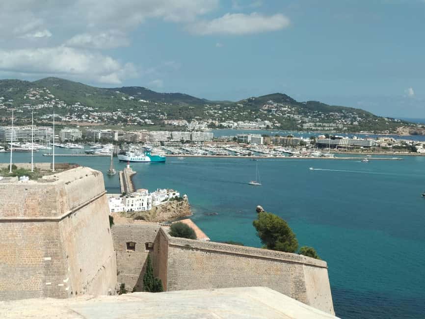 Image N°11 de TOUR DES INCONTOURNABLES D'IBIZA : Du patrimoine de l'Unesco aux plus belles plages activité à Ibiza (ville), publiée par le prestataire