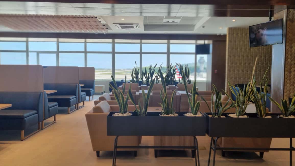 imagem n.4 de Montego Bay: Experiência na sala de embarque VIP do Club Mobay atividade em Montego Bay, carregada pelo fornecedor