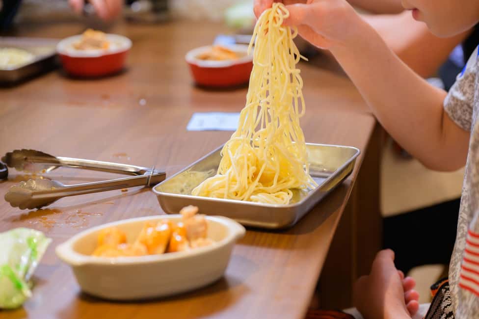 Immagine nº 4 di Kyoto: Corso di cucina sul ramen in una fabbrica di ramen con souvenir attività a Kyoto, caricata dal fornitore