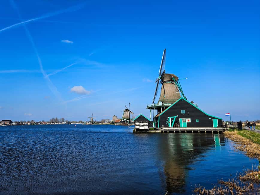 imagem n.4 de Amesterdão: Visita guiada aos moinhos de vento de Zaanse Schans e Volendam atividade em Zaandam, carregada pelo fornecedor