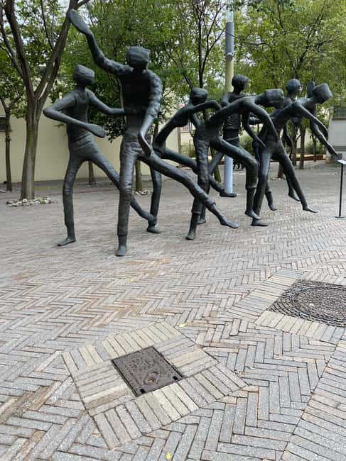 imagem n.87 de Joanesburgo: Excursão de 1 dia com o Soweto e o Museu do Apartheid atividade em Joanesburgo, carregada pelo fornecedor