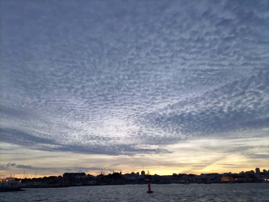 image n.9 of Cascais: Sunset Boat Trip with Welcome Drinks activity in Cascais, uploaded by supplier