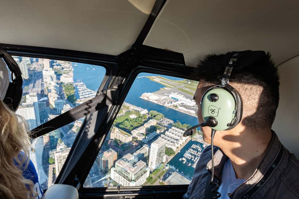 image n.10 of Toronto: City Sightseeing Helicopter Tour activity in Toronto, uploaded by supplier
