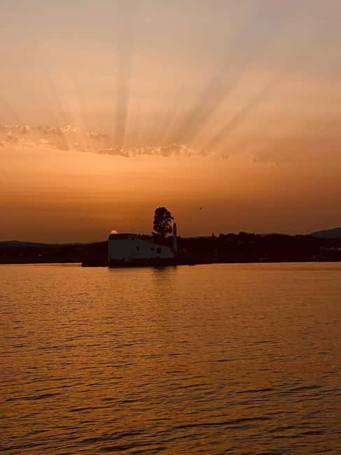 Immagine nº 11 di Corfù: Crociera al tramonto su una barca classica con cocktail e snack attività a Corfù (città), caricata dal fornitore