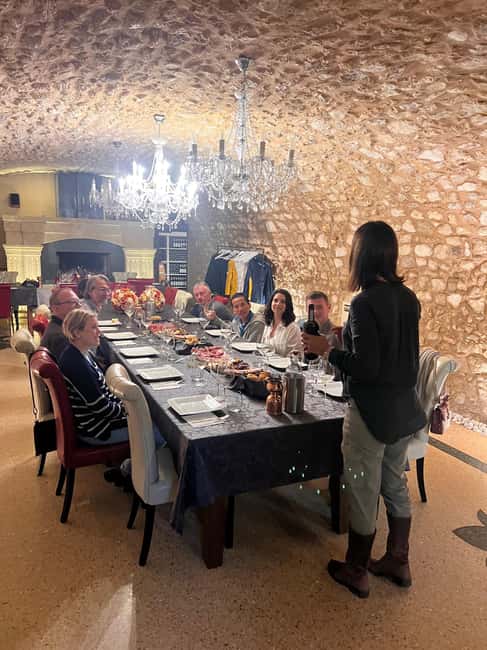 Immagine nº 2 di Il tour completo dell'Amarone: 2 cantine, pranzo e approfondimento sull'Amarone attività a Verona, caricata dal fornitore