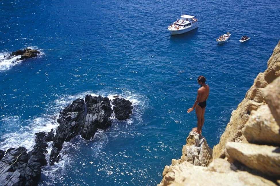 image n.9 of Acapulco: Express Cliff Diving Show Tour activity in Acapulco, uploaded by supplier