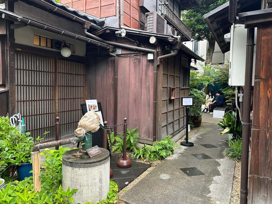 image n.22 of Tokyo : Stroll in the Old traditional town~Yanaka & Nezu activity in Tokyo, uploaded by supplier
