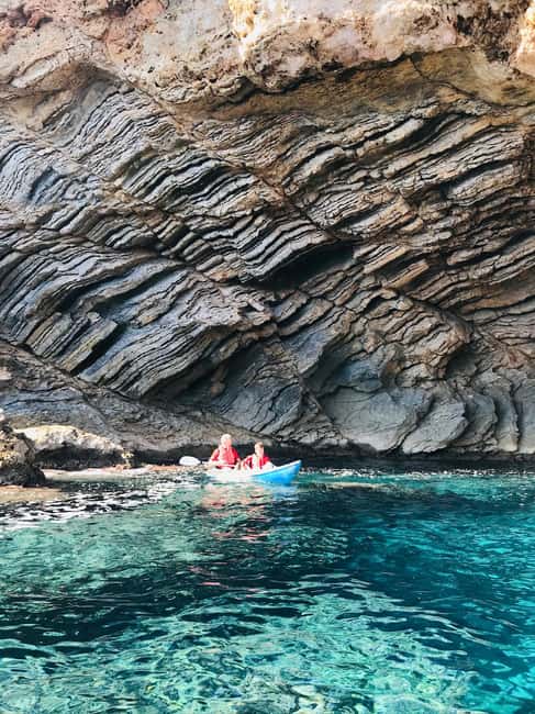imagem n.19 de Es Figueral: Tour guiado de caiaque e mergulho com snorkel atividade em Ilhas Baleares, carregada pelo fornecedor