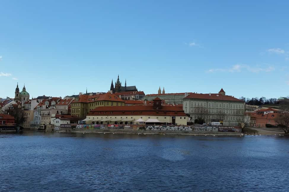 Bild Nr. 6 von Prag: Historische Bustour durch die Innenstadt mit den Top-Sehenswürdigkeiten Aktivität in Tschechien, hochgeladen vom Anbieter