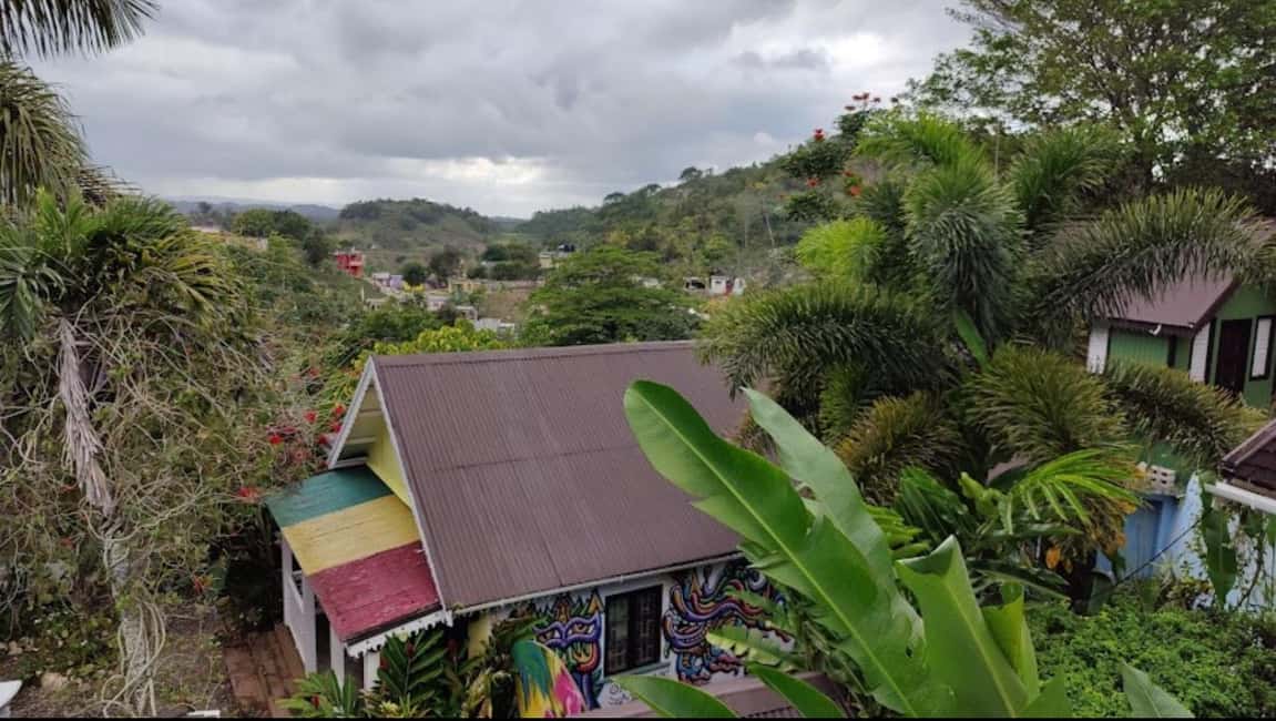 imagem n.7 de De Montego Bay: Bob Marley 9 milhas e passeio pelas cataratas do rio Dunns atividade em Ocho Rios, carregada pelo fornecedor