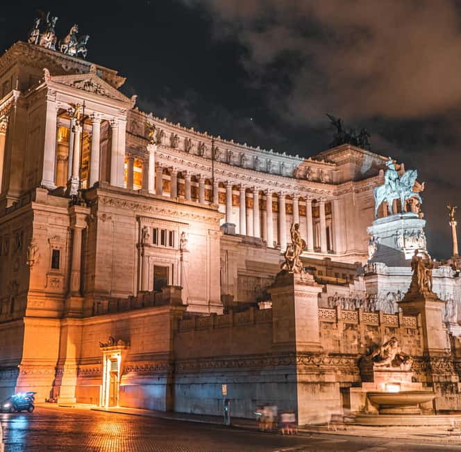 Image N°3 de Rome : Visite nocturne de la Rome antique activité à Rome, publiée par le prestataire