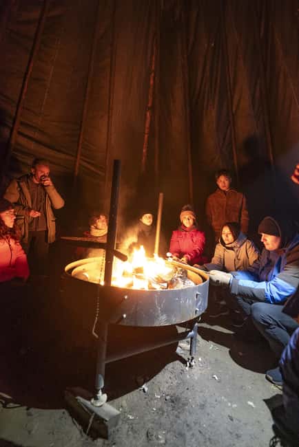 image n.5 of Rovaniemi: Lapland Northern Lights Tour with BBQ activity in Rovaniemi, uploaded by supplier