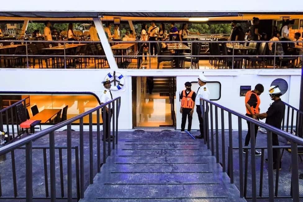 image n.14 of Bangkok: White Orchid Chao Phraya Cruise, Thai Buffet & Beer activity in Bangkok, uploaded by supplier