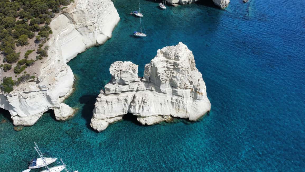 imagen n.º 6 de Desde Milos: Crucero guiado de un día a Kleftiko con almuerzo actividad en Cícladas, subida por el proveedor