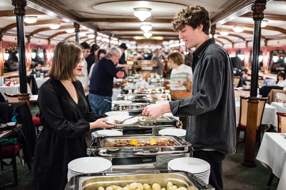 Bild Nr. 19 von Budapest: Dinner-Kreuzfahrt mit Live-Musik und Volkstanz-Show Aktivität in Budapest, hochgeladen vom Anbieter