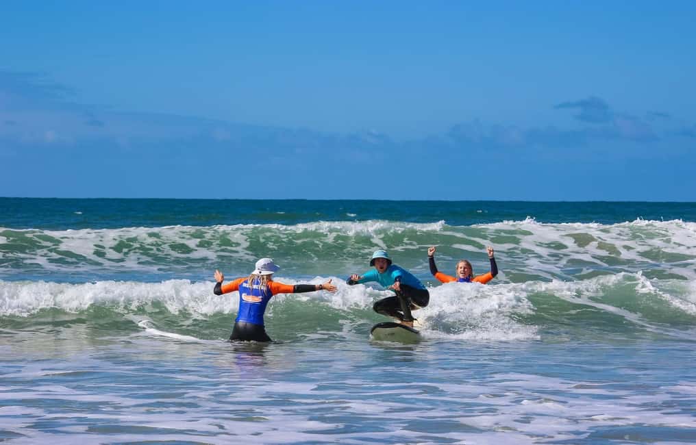 imagem n.1 de Torquay: Aula de surf de 2 horas na Great Ocean Road atividade em Torquay, Victoria, carregada pelo fornecedor