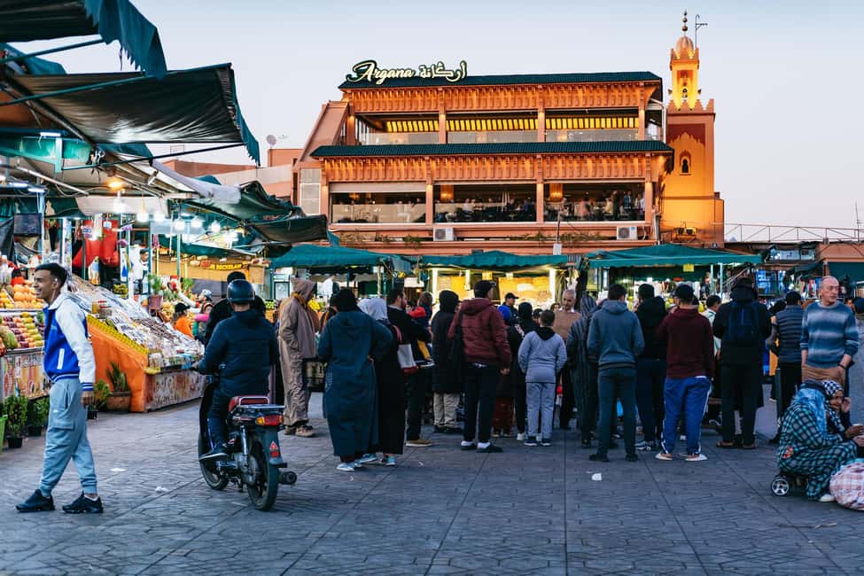 Image N°10 de Marrakech : Visite nocturne à pied de la Médina avec thé marocain activité à Marrakech, publiée par le prestataire
