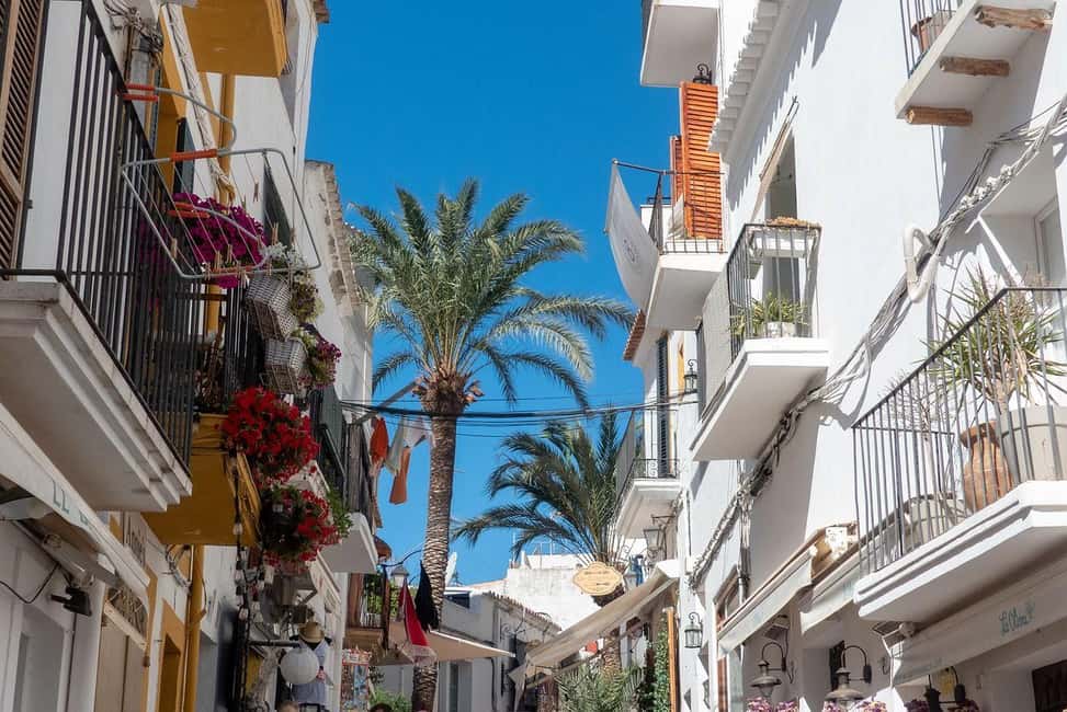 Image N°2 de Vieille ville d'Ibiza : visite guidée privée à pied activité à Ibiza (ville), publiée par le prestataire