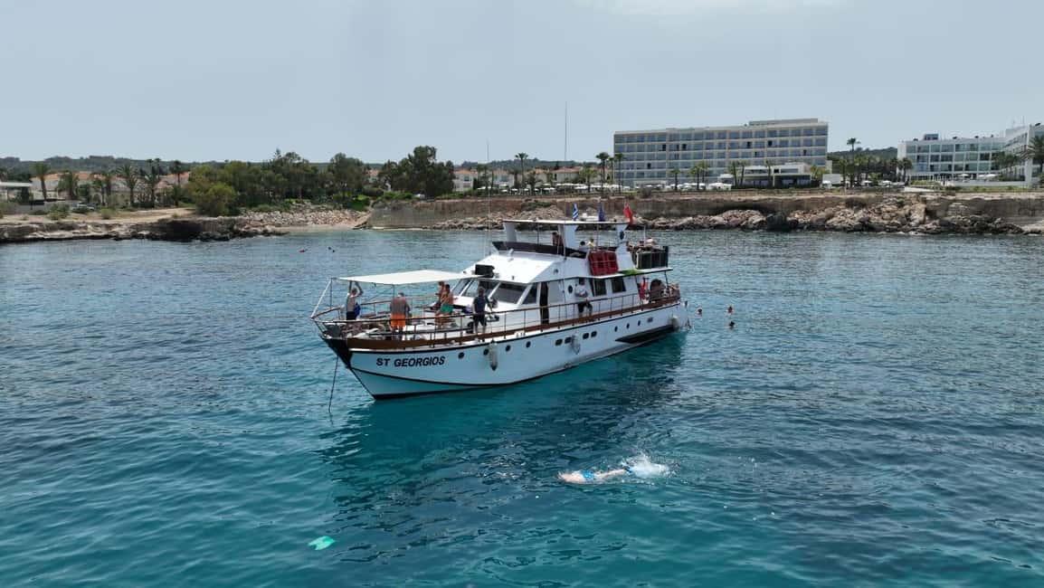 Image N°21 de Protaras : Croisière Waterworld Turtle Cove avec arrêts baignade activité à Chypre, publiée par le prestataire