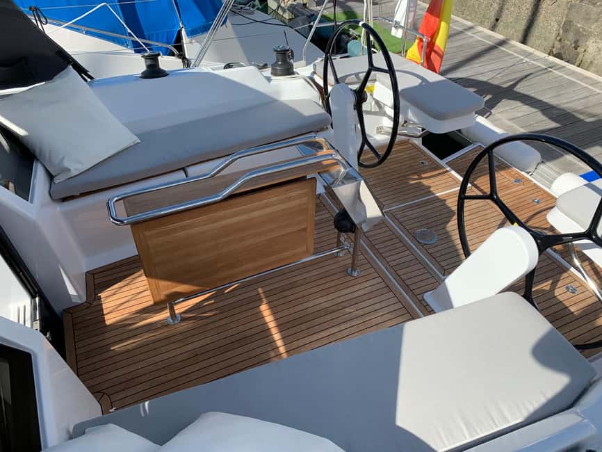 image n.7 of Pasito Blanco : Private sailing tour with food & drinks activity in San Bartolomé de Tirajana, uploaded by supplier