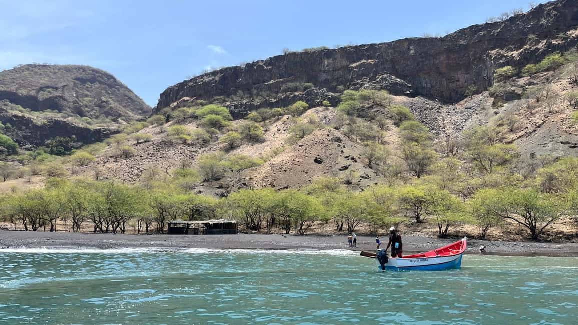 imagem n.21 de Passeio de barco para a caverna de Águas Belas + churrasco atividade em Assomada, carregada pelo fornecedor
