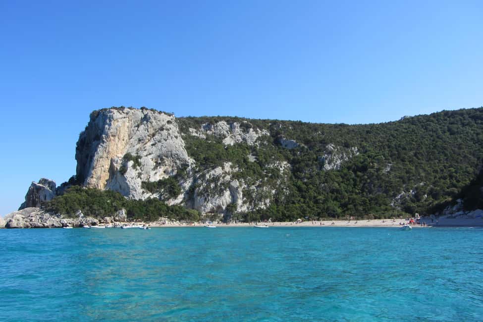 Bild Nr. 19 von Cala Gonone: Golf von Orosei Dinghy Cruise mit Badestopps Aktivität in Baunei, hochgeladen vom Anbieter
