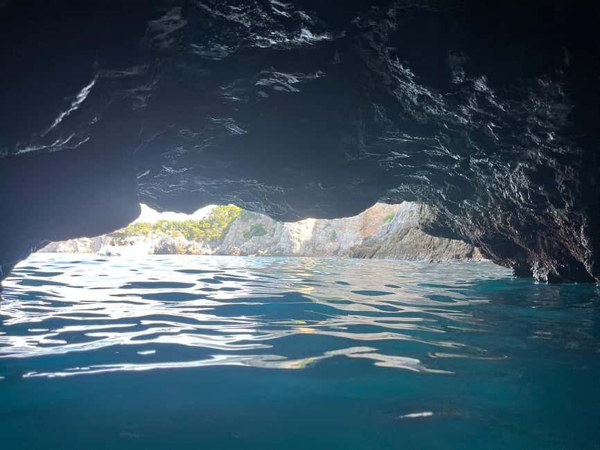 Immagine nº 50 di Dubrovnik: Grotta Azzurra e tour in barca della spiaggia di Sunj con bevande attività a Dalmazia, caricata dal fornitore
