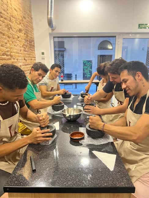 image n.1 of Bean to Bar Chocolate Workshop in Barcelona activity in Barcelona, uploaded by supplier