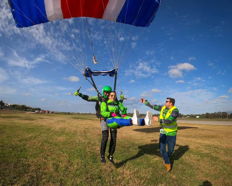 Bild Nr. 8 von Algarve: Tandem-Fallschirmsprung Abenteuer 15.000 bis 10.000 Meter Aktivität in Alvor, hochgeladen vom Anbieter