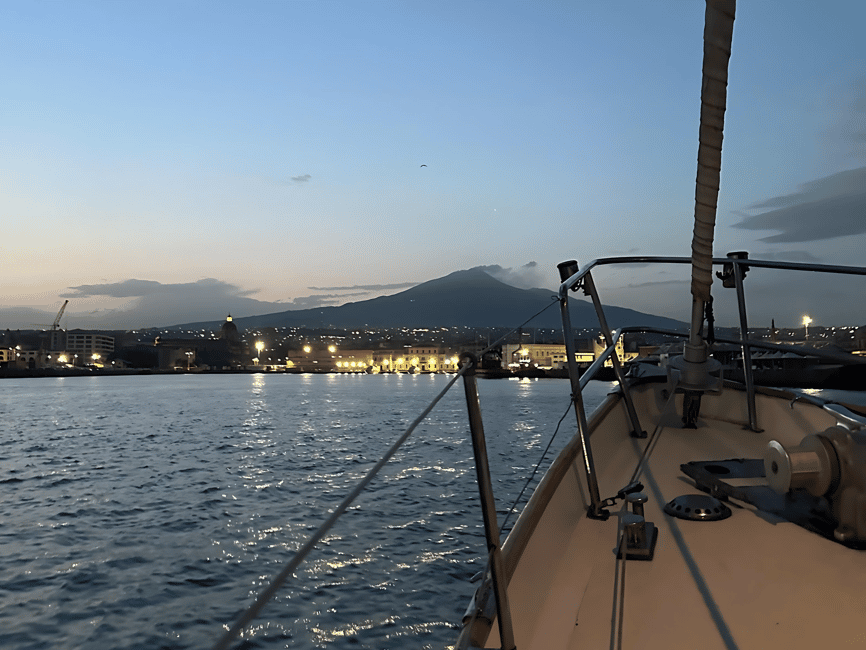 imagen n.º 8 de Catania: Excursión en barco con aperitivo, Prosecco y snorkel actividad en Catania, subida por el proveedor