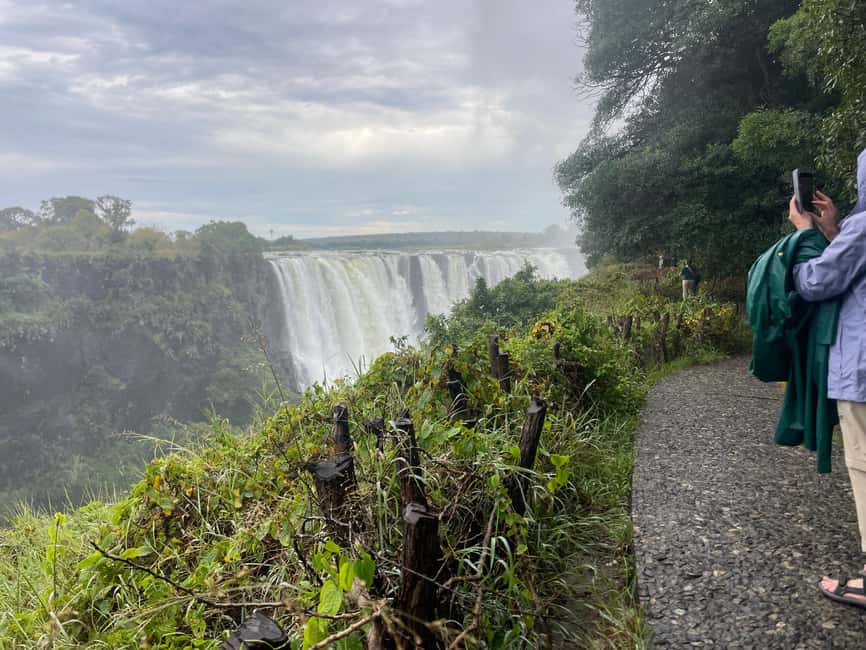 imagen n.º 11 de Cataratas Victoria; Excursión Privada a las Cataratas Victoria y el Pueblo actividad en Victoria Falls Town, subida por el proveedor