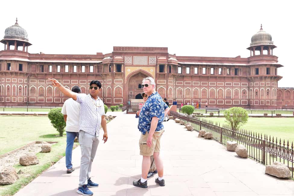 imagen n.º 17 de Taj Mahal, Fuerte de Agra y Baby Taj: excursión de un día desde Delhi en coche actividad en Agra, subida por el proveedor