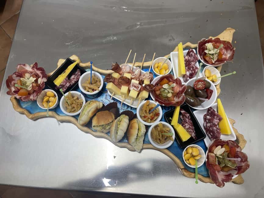 image n.6 of Syracuse: Ortigia Sunset Cruise with Aperitif activity in Syracuse, uploaded by supplier