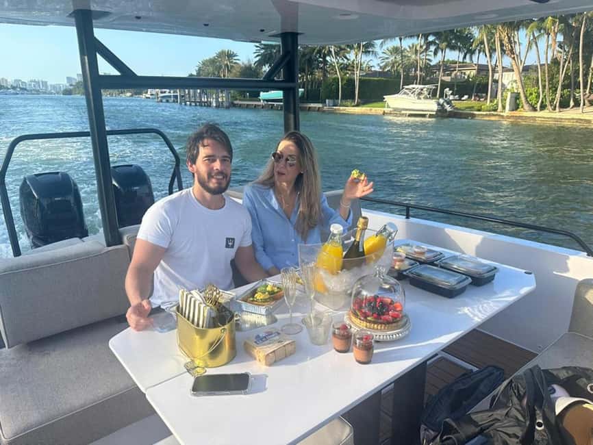 image n.7 of Miami: Private City Cruise of Miami Beach with French Guide activity in Miami, uploaded by supplier