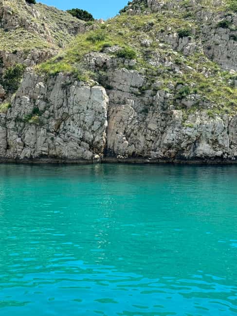 Immagine nº 7 di Krk: Baia d'Oro, Grotta Azzurra e Crociera delle 4 Isole attività a Ponte, caricata dal fornitore