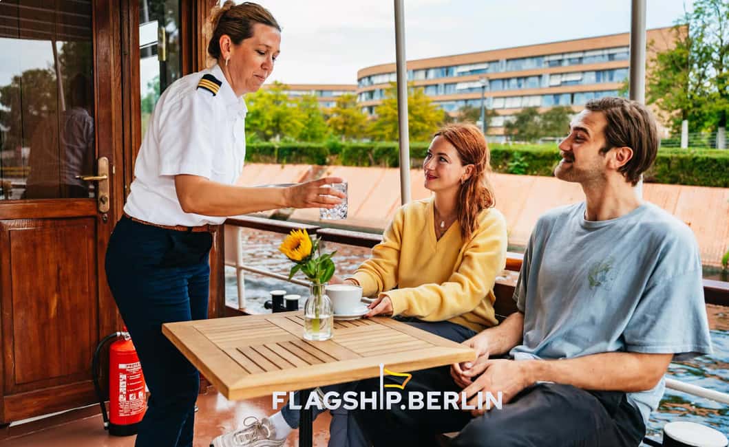 image n.10 of Berlin: 1h Boutiquestyle-Cruise on the Historic HEMINGWAY activity in Berlin, uploaded by supplier