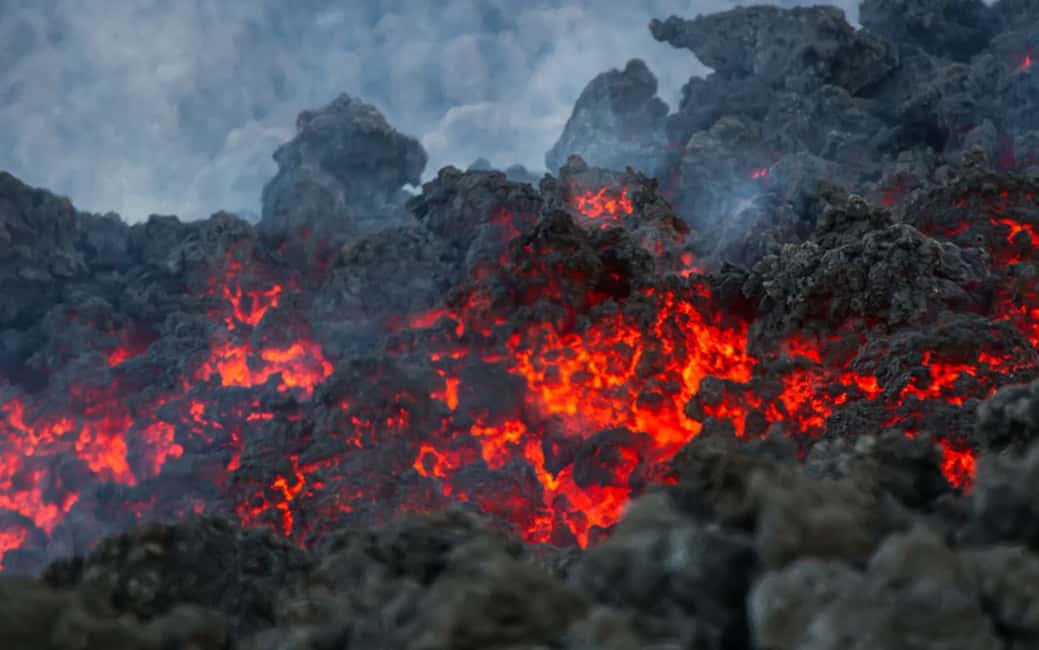 afbeelding n.11 van Etna: trektocht naar de topkraters met vulkaangids 3350 m activiteit in Catania, geüpload door aanbieder