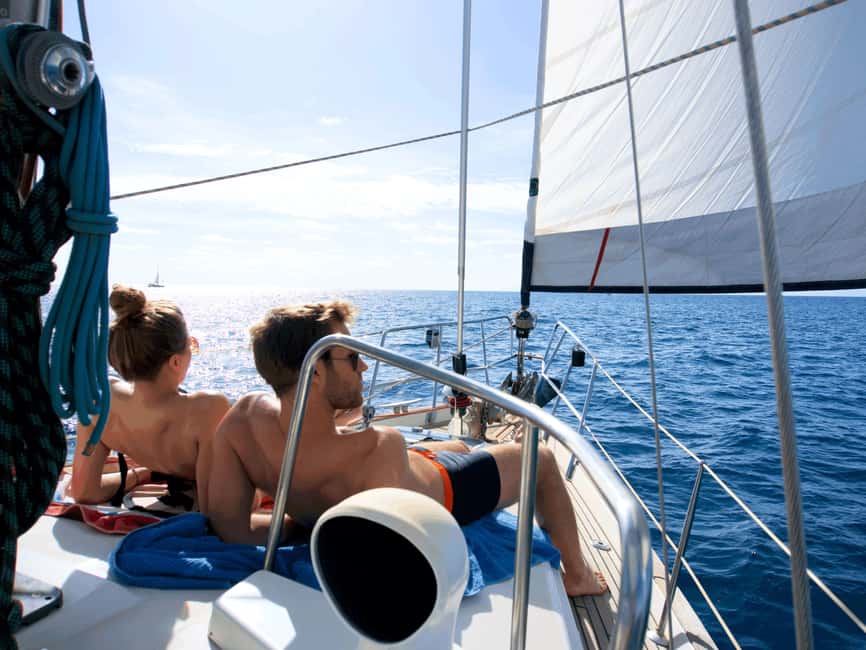 imagem n.8 de Sal, Cabo Verde: Meio dia no veleiro Cuba Libre atividade em Santa Maria, Cabo Verde, carregada pelo fornecedor