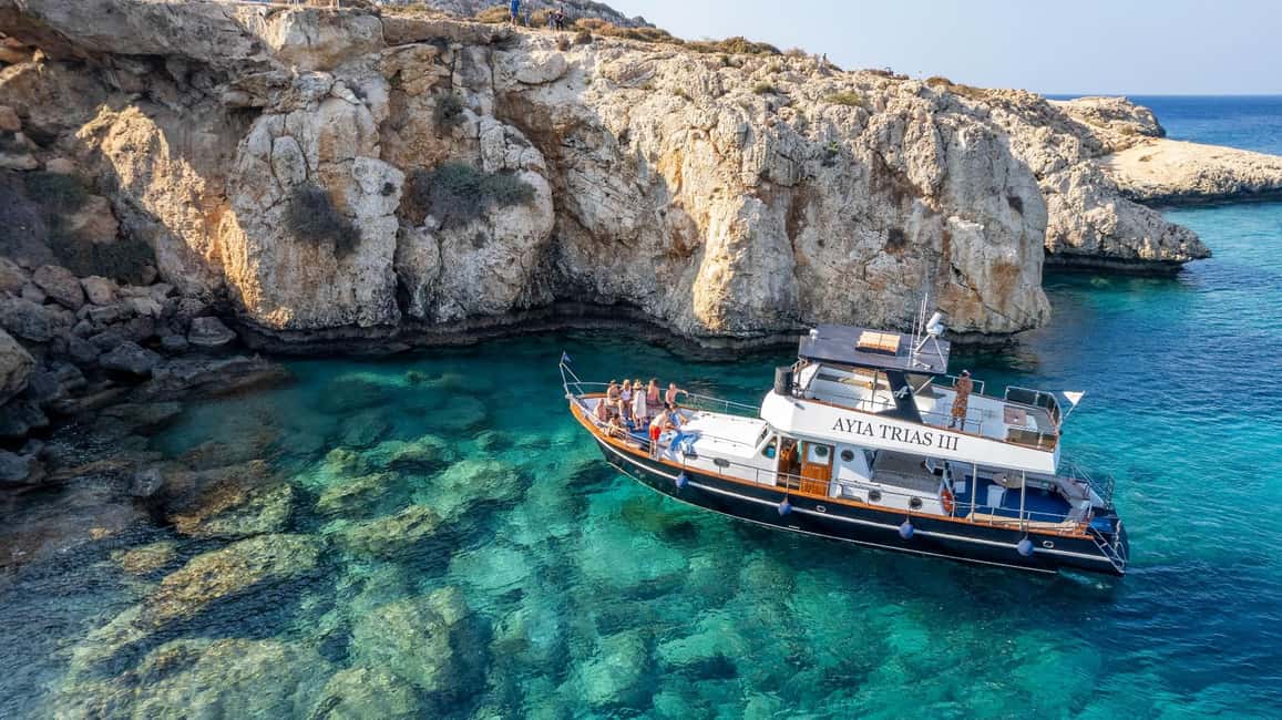 Image N°3 de Protaras : Croisière de luxe au Lagon Bleu / 3H, 2 arrêts baignade activité à Protaras, publiée par le prestataire