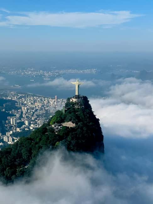 image n.22 of Rio de Janeiro: Helicopter Flight Christ the Redeemer 30 min activity in Rio de Janeiro, uploaded by supplier