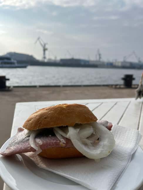 Image N°3 de Visite guidée de la cuisine traditionnelle de Hambourg : Repas complet et boissons activité à Hambourg, publiée par le prestataire