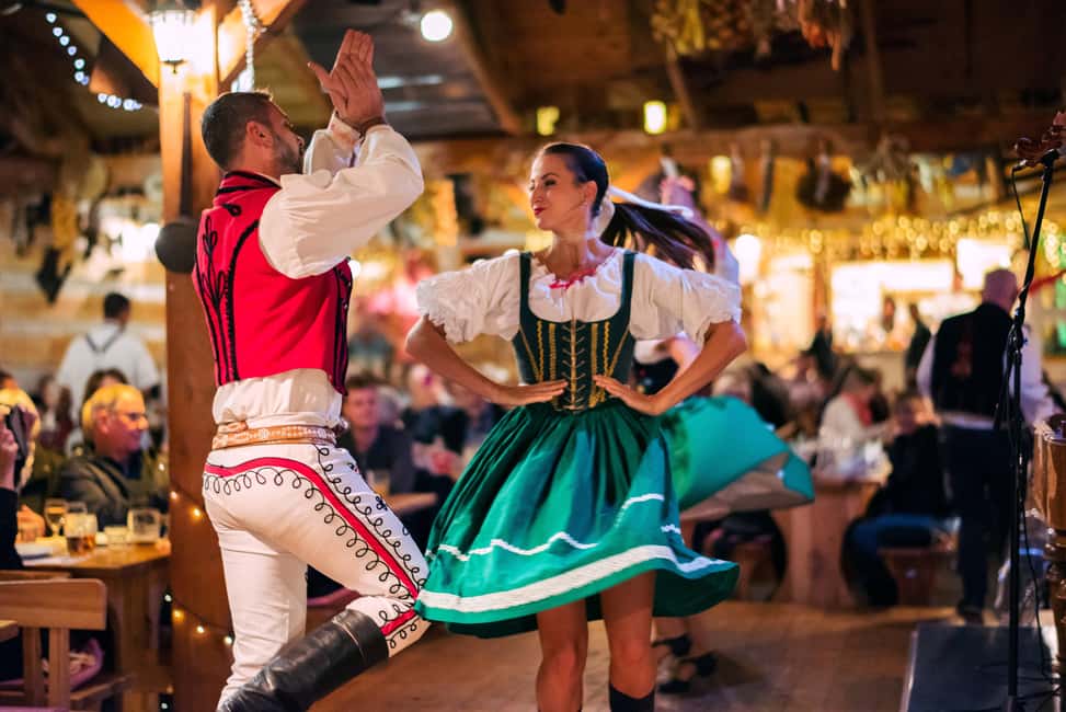 imagem n.5 de Praga: Jantar Show Folclórico com Bebidas Ilimitadas atividade em Praga, carregada pelo fornecedor