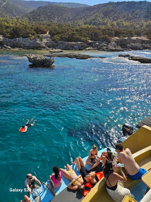 Image N°4 de Au départ de Paphos : visite du Lagon Bleu avec BBQ et prise en charge à l'hôtel activité à Geroskipou, publiée par le prestataire